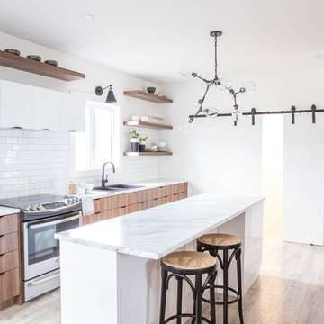 Two toned Modern Kitchen
