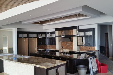 Inspiration for a modern kitchen remodel in Las Vegas