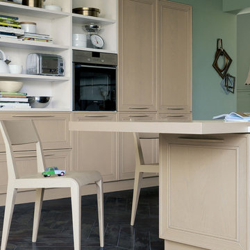 Elegante Traditional Contemporary Kitchen