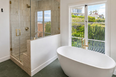 Example of a bathroom design in Los Angeles
