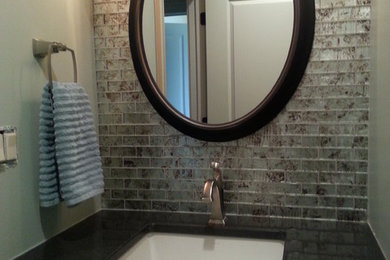 Inspiration for a contemporary bathroom remodel in Chicago