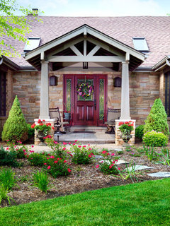 color recommendations to a wide house with small front