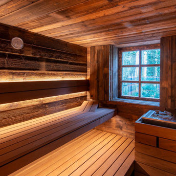 Altholz Sauna im alpinen Chalet-Stil