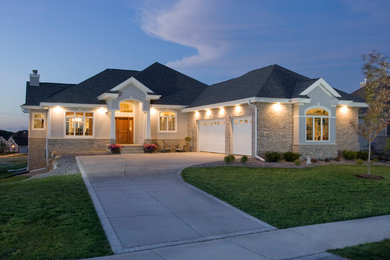 Traditional exterior home idea in Milwaukee