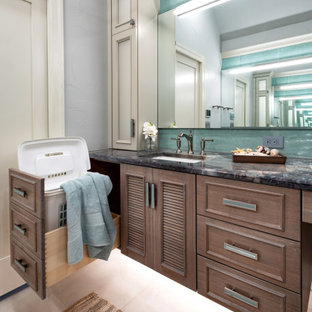 75+ Bäder mit Lamellenschränken und Doppelwaschbecken Ideen & Bilder