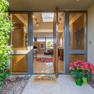 Sold a house on the water in the desert! The Lakes in Tempe, AZ