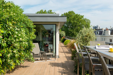 This is an example of a large contemporary rooftop garden in London.