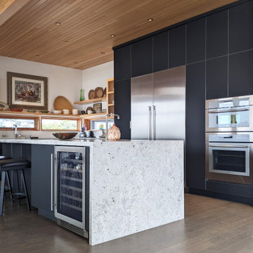 Dramatic Black: An Individual Kitchen