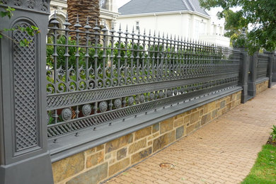 Cast Iron Fencing and Pillars