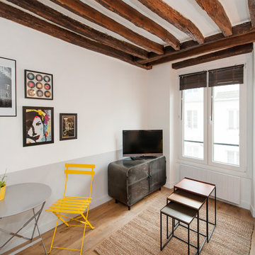 The crazy mama with bedroom studio
