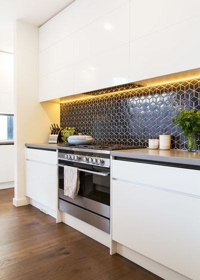 Contemporary Kitchen by Suzi Appel Photography