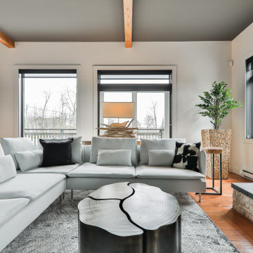 Cozy chalet living room/kitchen