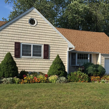 North Babylon Siding - Maple Shakes with new Windows