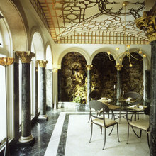 Outdoor Seating / Dining