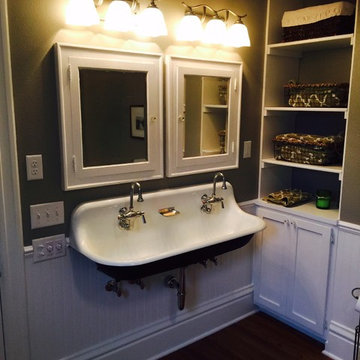 Folk Victorian Master Bath