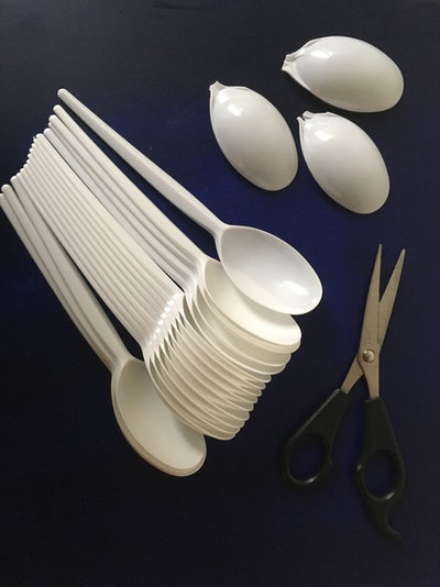 Teelicht basteln – mit plastiklöffeln!