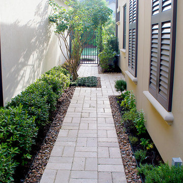 Charleston Style Courtyard - East Shore, Woodlands