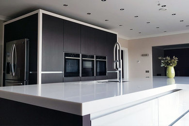 True Handleless German Style Kitchen