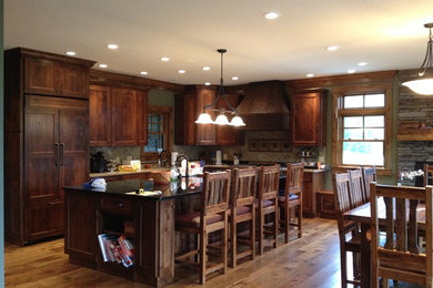 Kitchen - craftsman kitchen idea in Columbus
