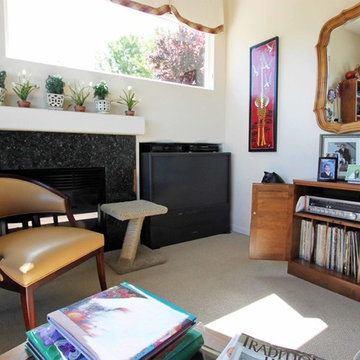 A Compact Full Featured Audio / Video System At The Villages