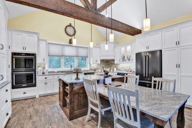 Kitchen photo in Kansas City