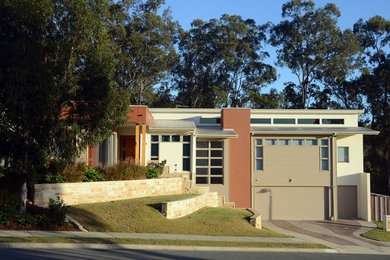 Photo of a contemporary exterior in Brisbane.
