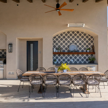 Seamless Indoor-Outdoor Living: A Home Designed for Entertaining and Privacy
