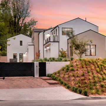 FARMHOUSE IN ENCINO