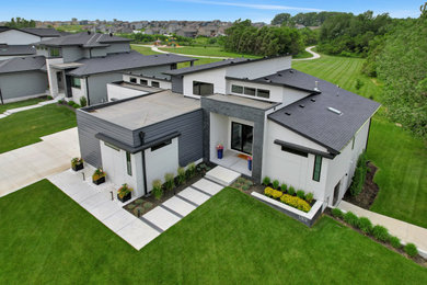 Example of an exterior home design in Omaha