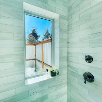 House on Morgan - The Master Bath / Outdoor Patio