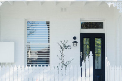 Photo of a contemporary entryway in Newcastle - Maitland.
