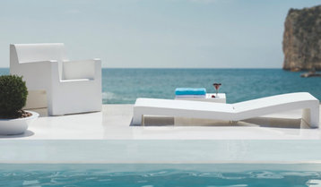 Editors’ Picks: A Modern Patio Retreat