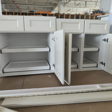 Majestic Classic Charm Ash Solid Wood Assembled Kitchen Cabinet Antique White