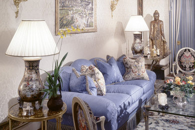 Elegant living room photo in New York