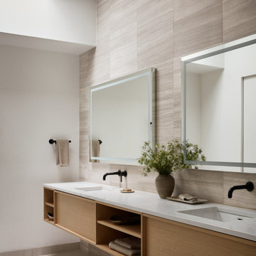 Davis Ct- Main bathroom