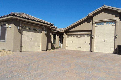 Garage - mid-sized transitional garage idea in Las Vegas