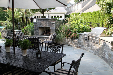 Inspiration for a traditional patio in New York.