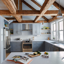 Mixing Traditional New England materials with Modern Flavor