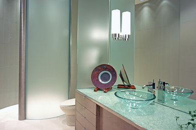 Bathroom - contemporary bathroom idea in Dallas