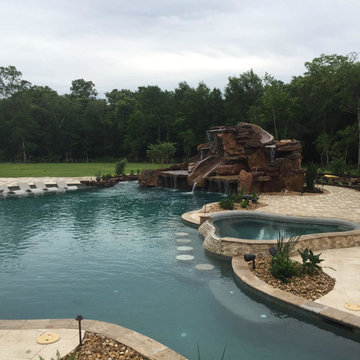 Ledge Lounger in-pool Chaise