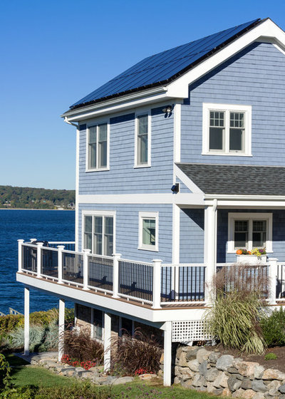 Классический Фасад дома by Newport Renewables