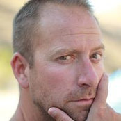Travis Joness foto