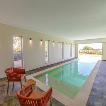 Construction d'une piscine intérieure extérieure