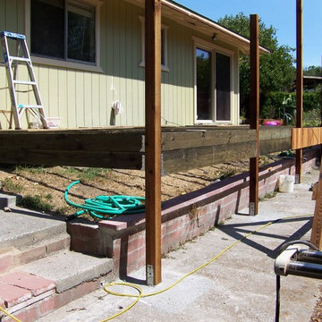 Trex Deck, Cedar Rails and Trellis, Hogwire