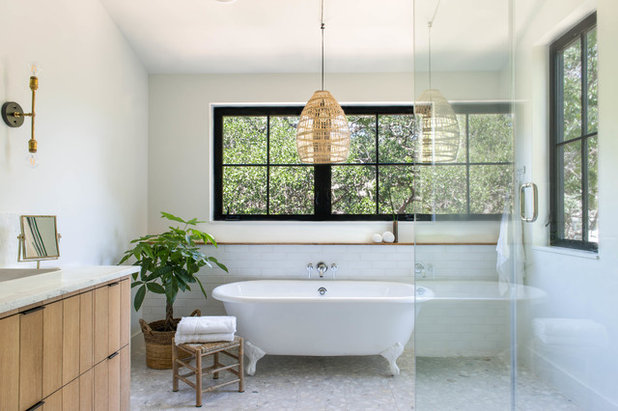 Класична шикарна ванна кімната від co(X)ist Studio