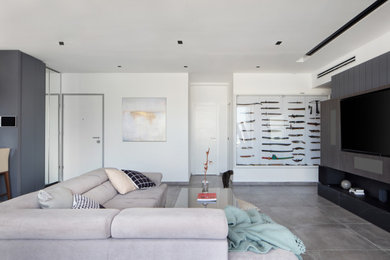 Living room - modern living room idea in Tel Aviv