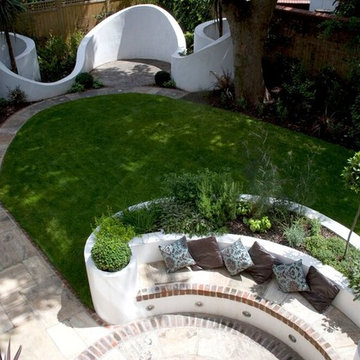 Curvy walls and walled seating add structure