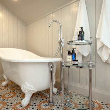Lush Lavatory