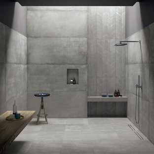 Industrial Badezimmer mit bodengleicher Dusche Ideen, Design & Bilder