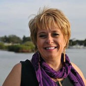 Michele Holmess foto